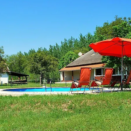 Holiday home Gabor Tanya *